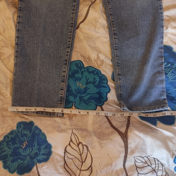 Levis 512 High Rise Slim Tapered Jeans - Picture 5 of 10